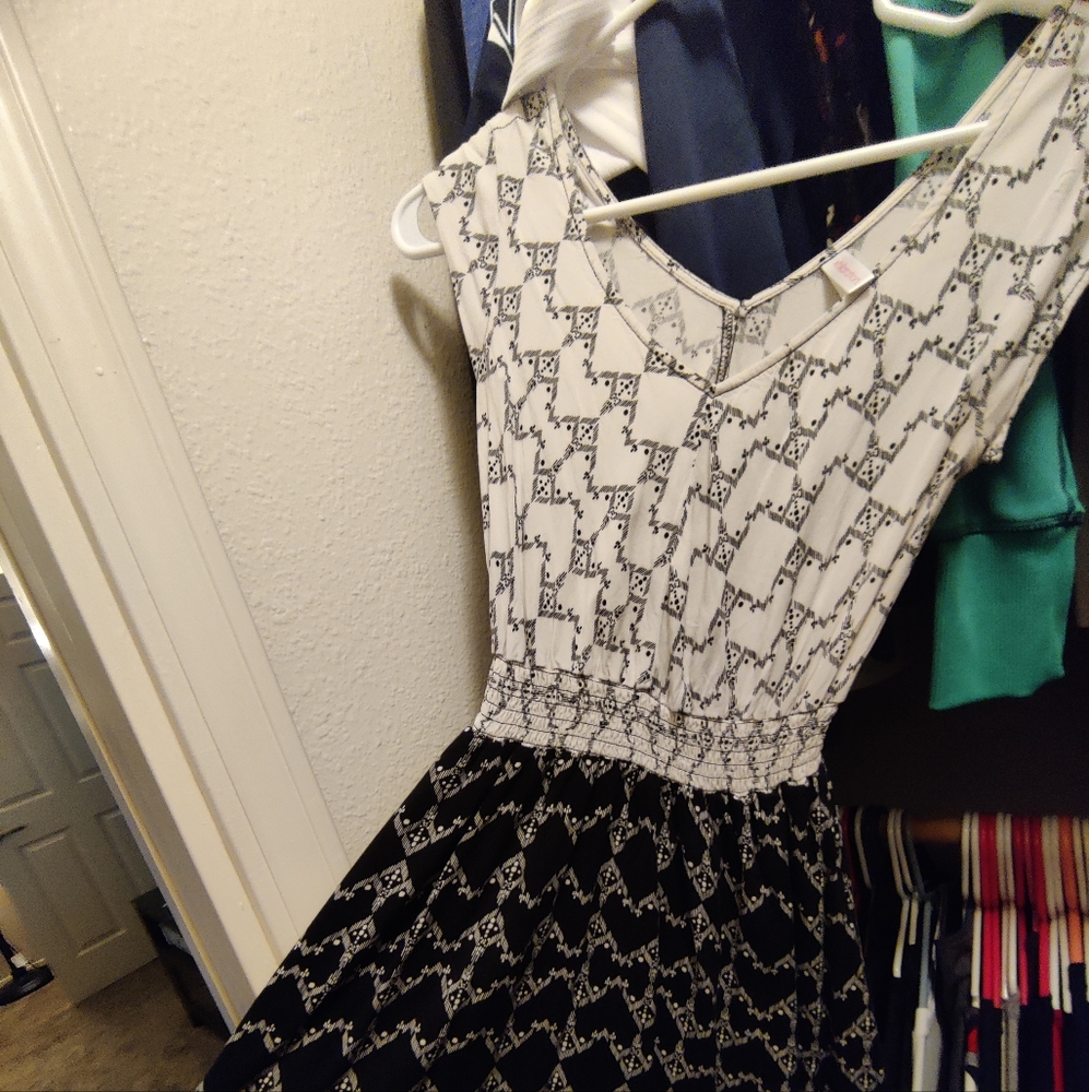 Xhilaration Black and White Small dress
